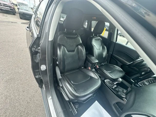 Used 2018 Gray Jeep Limited image 28