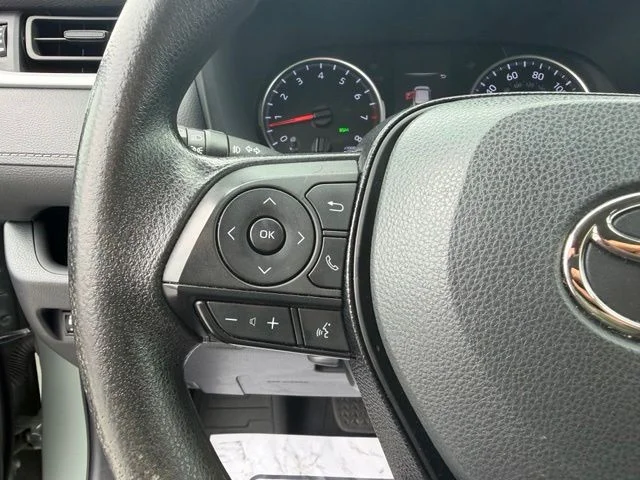 Used 2021  Toyota XLE image 22