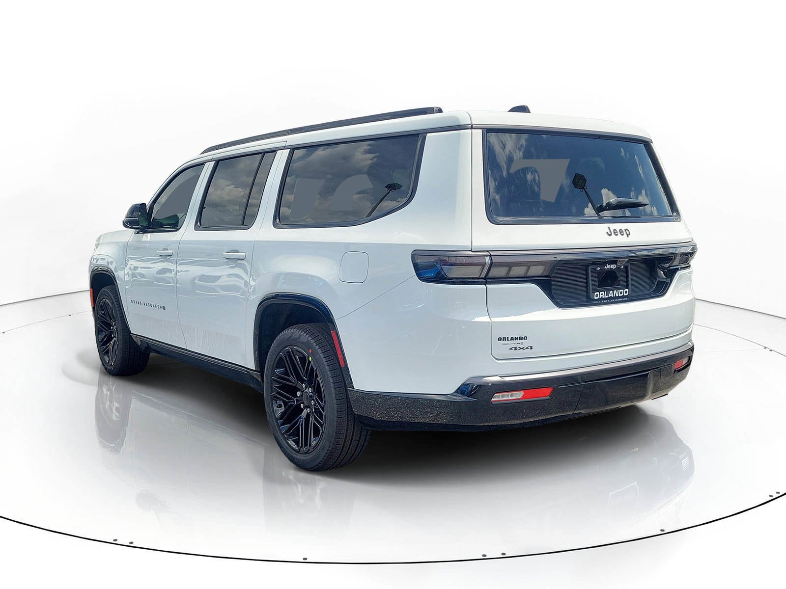 New 2026 Bright White Clear-Coat Exterior Paint Jeep Limited Reserve image 2