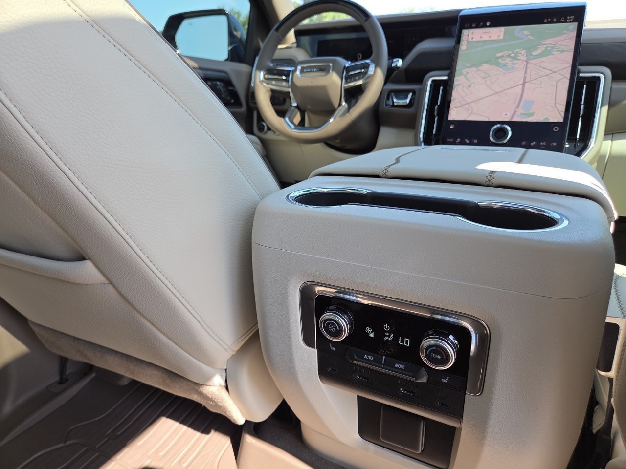 2026 GMC Yukon Denali - Photo 29