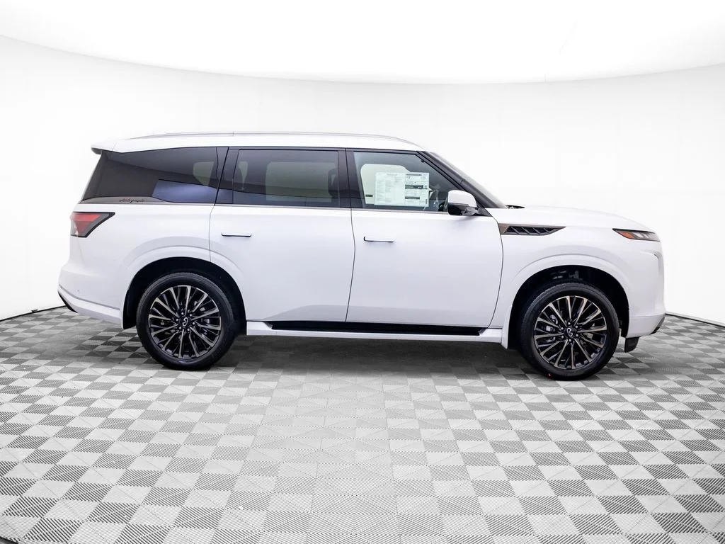 New 2027 Radiant White INFINITI AUTOGRAPH image 6