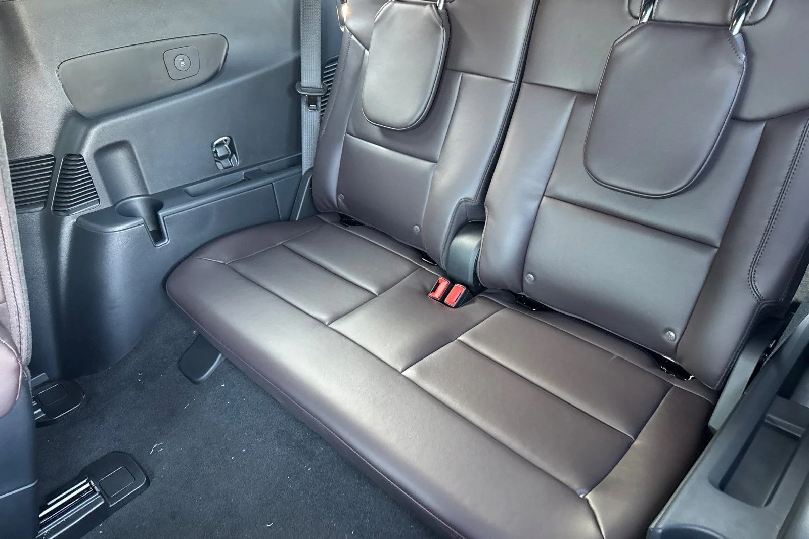 New 2027 Star White Metallic Tri-Coat Ford Platinum™ image 18