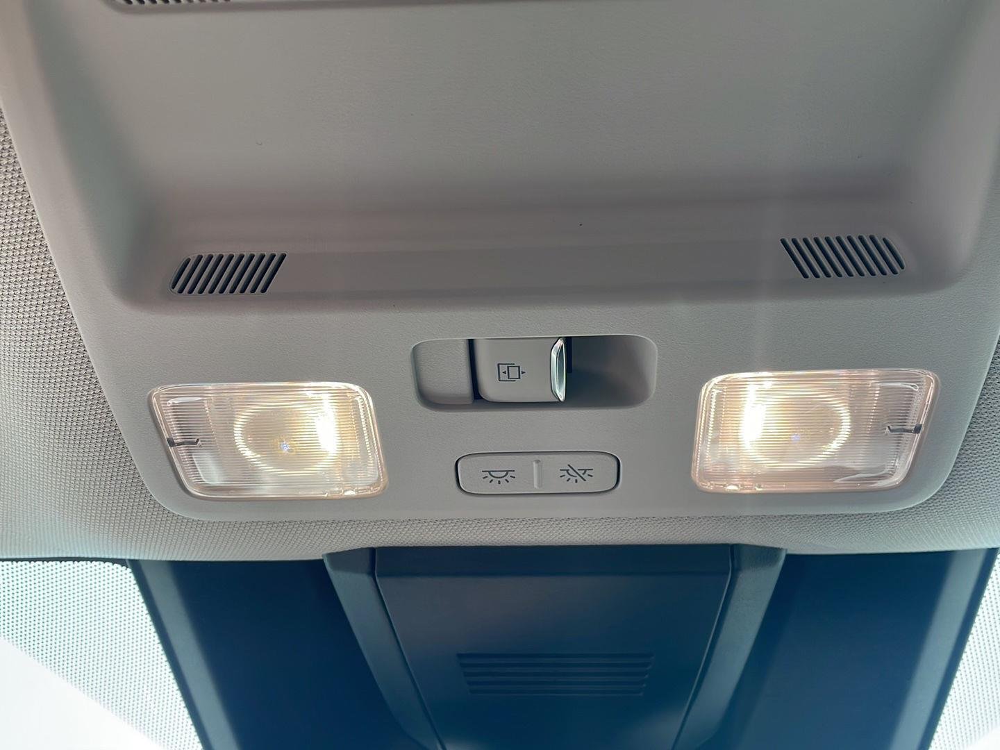 New 2026 Oxford White Ford XLT image 24