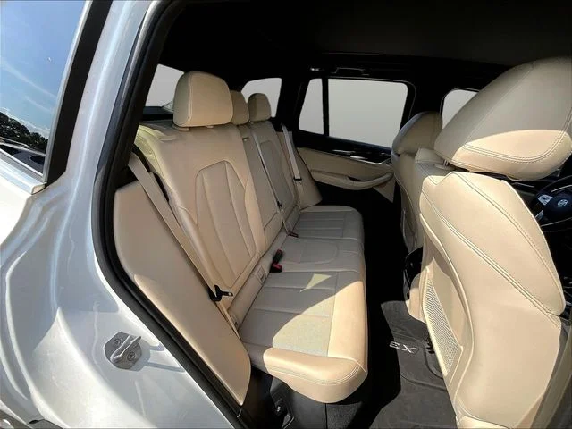 Used 2022 White BMW sDrive30i image 27