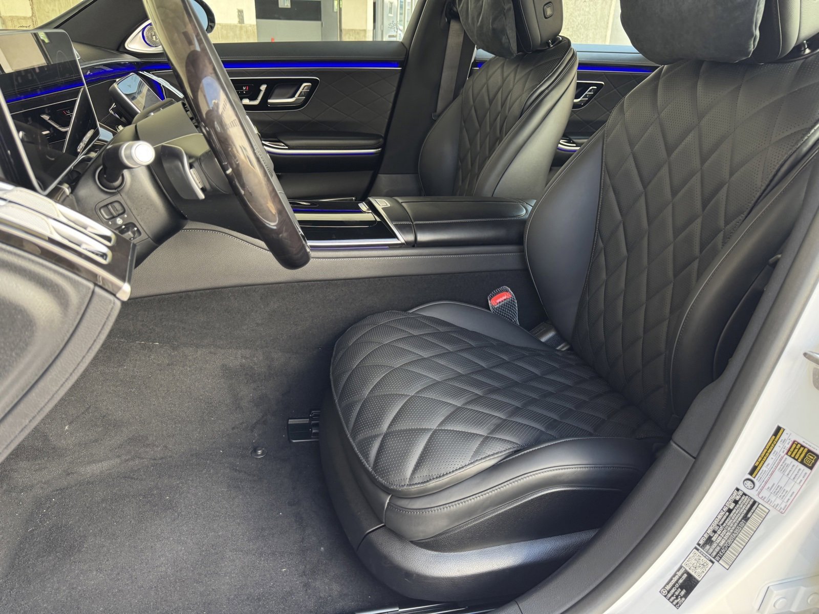 New 2026 MANUFAKTUR Moonlight White Metallic Mercedes-Benz S 580 image 38
