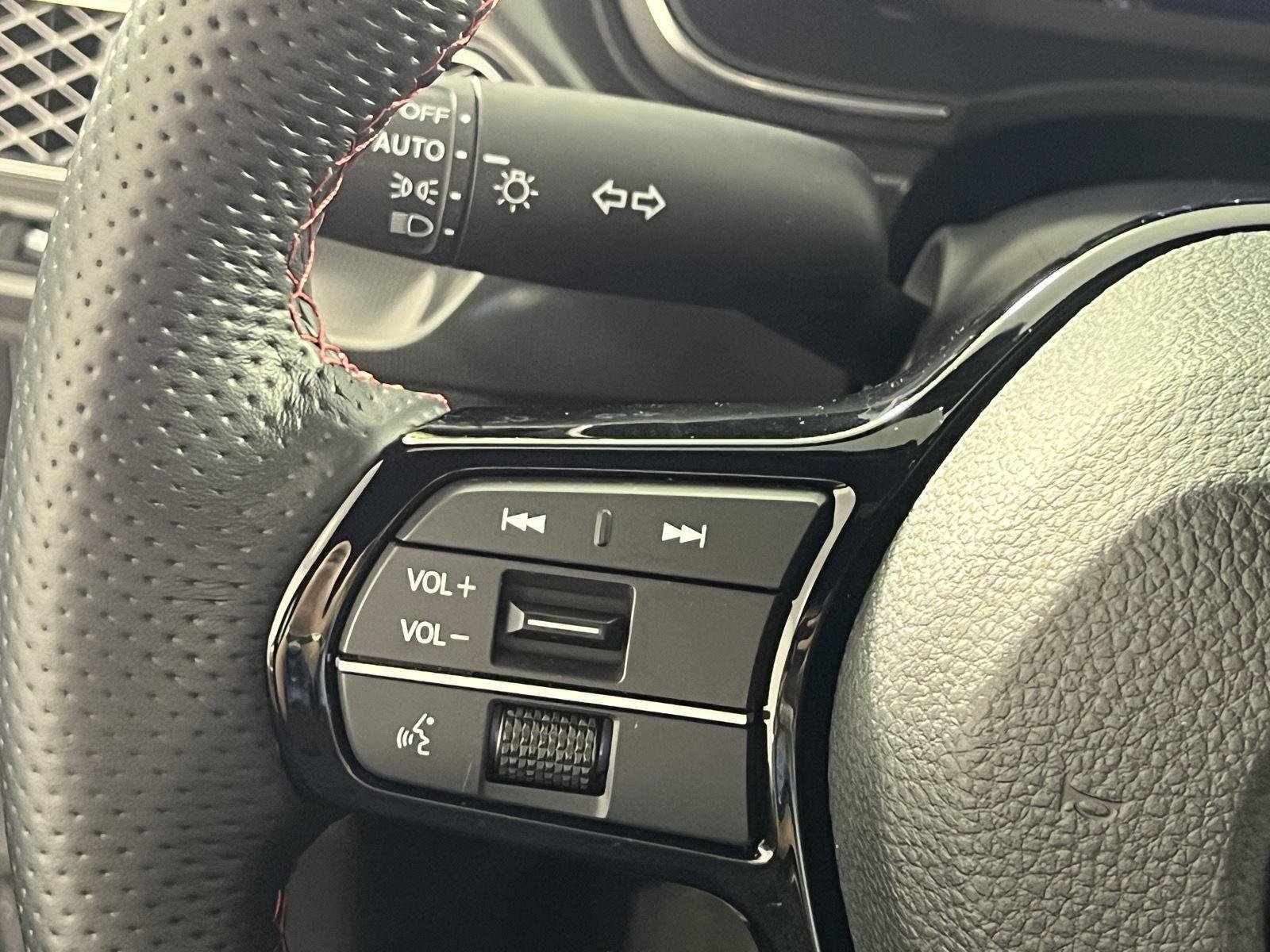 Used 2025 Liquid Carbon Metallic Acura Type S image 17