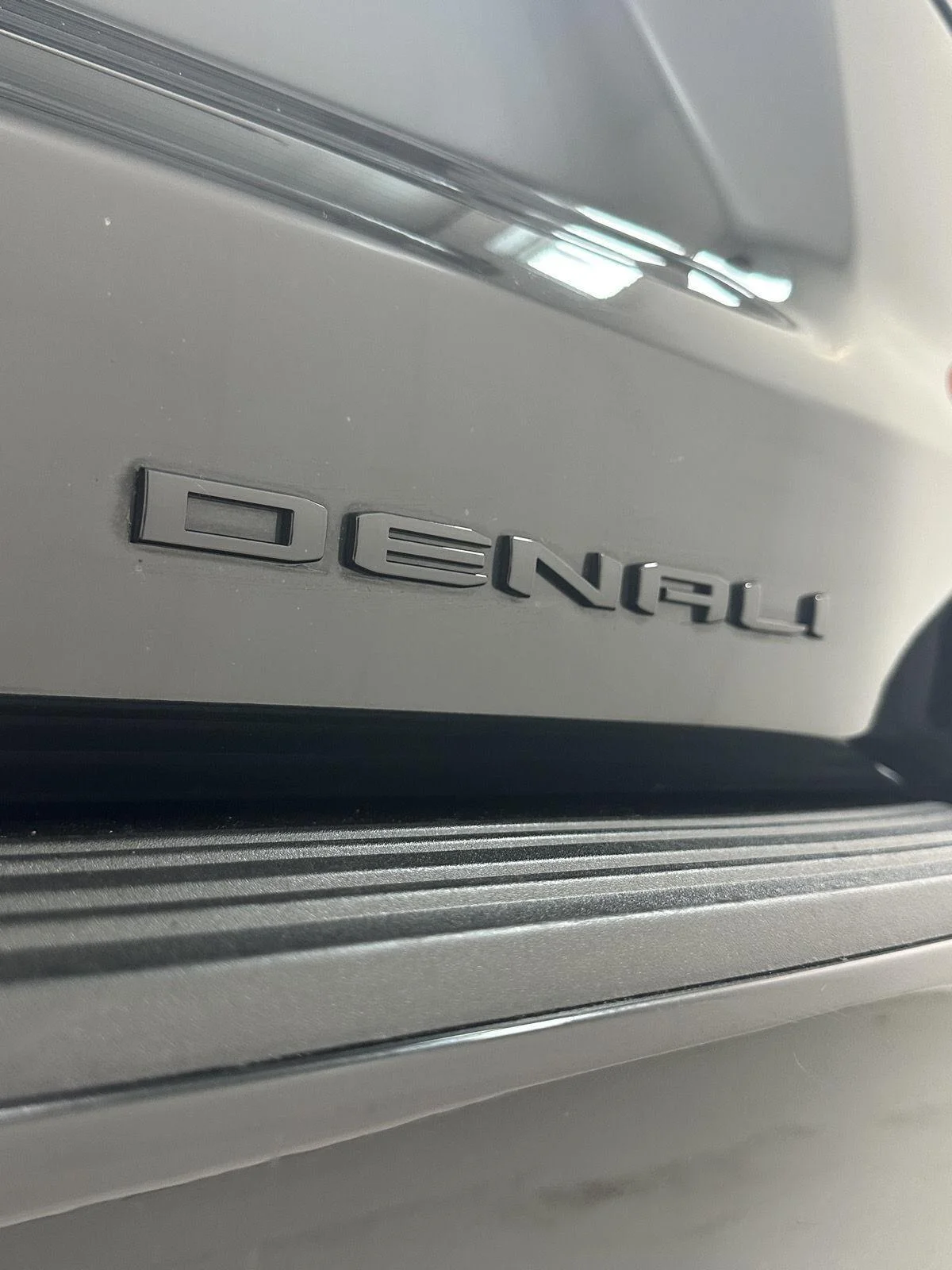 Used 2023 Onyx Black GMC Denali image 30
