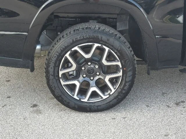 New 2026 Diamond Black Crystal Pearl-Coat Exterior Paint RAM Laramie image 44