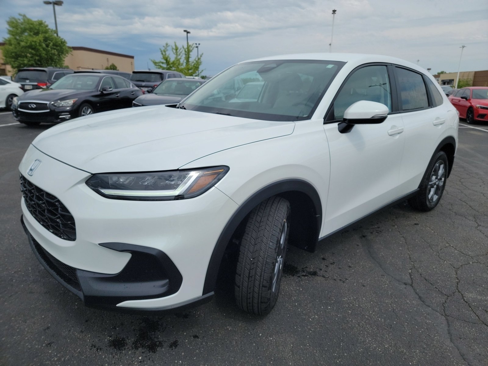 New 2027 Platinum White Pearl Honda LX image 3