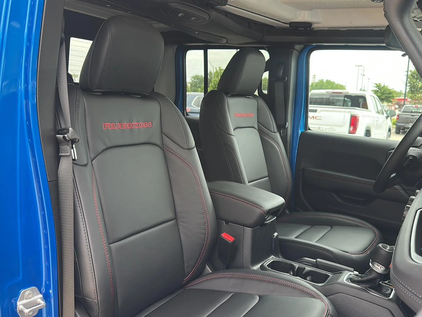 New 2026 Hydro Blue Pearlcoat Jeep Rubicon image 33