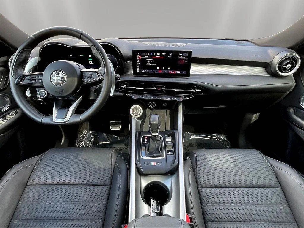 Used 2024 Alfa Rosso Alfa Romeo Veloce image 7