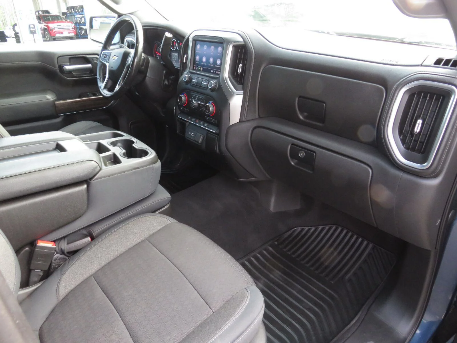 Used 2019  CHEVROLET TRUCK  image 19