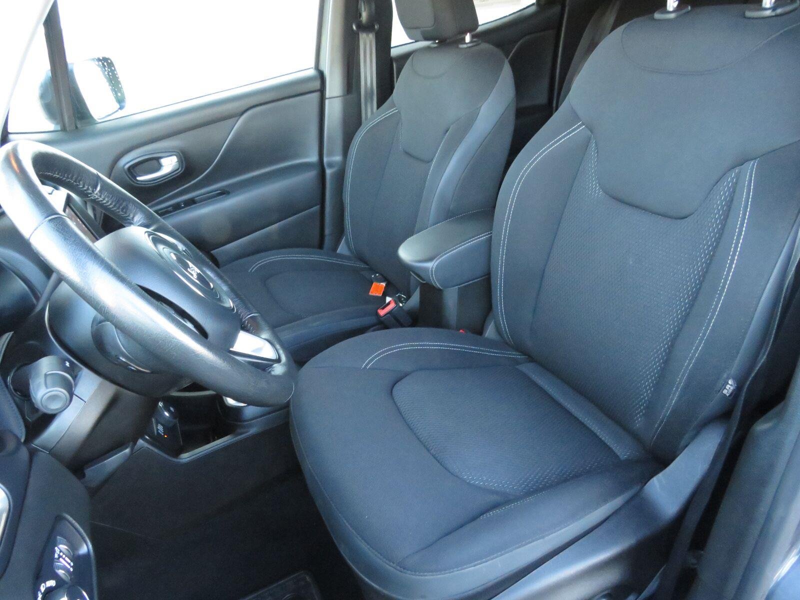 Used 2023 Graphite Gray Jeep Latitude image 21