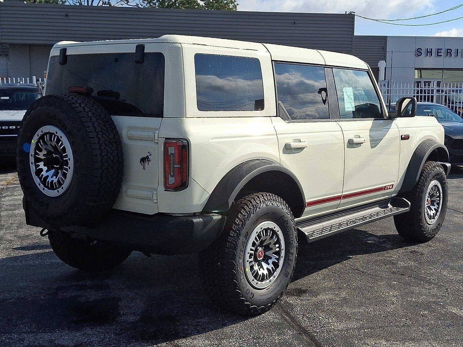 New 2026 Wimbledon White Ford Outer Banks® image 4