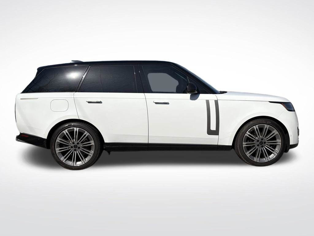 New 2026 White Land Rover SE image 4