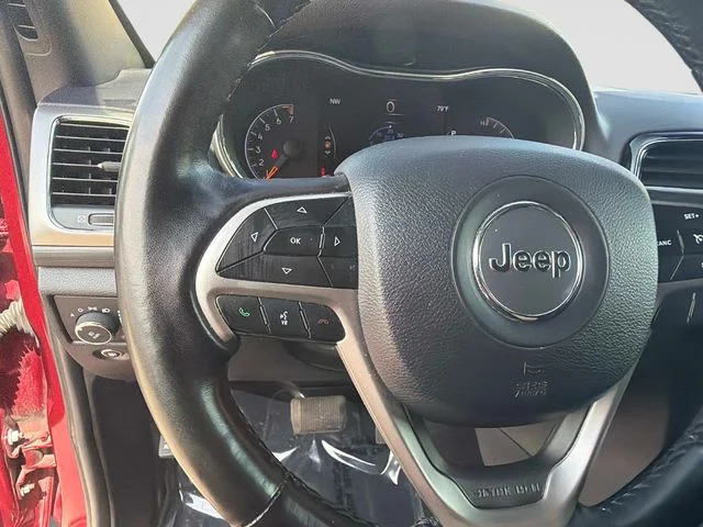 Used 2020 Red Jeep Altitude image 31