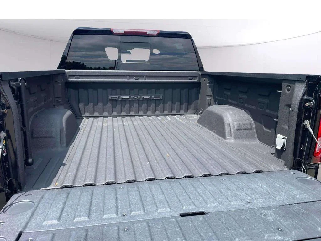 Used 2021 Onyx Black GMC Denali image 22