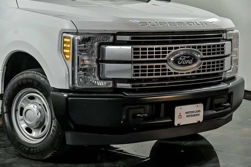 Used 2017 Oxford White Ford XL image 2