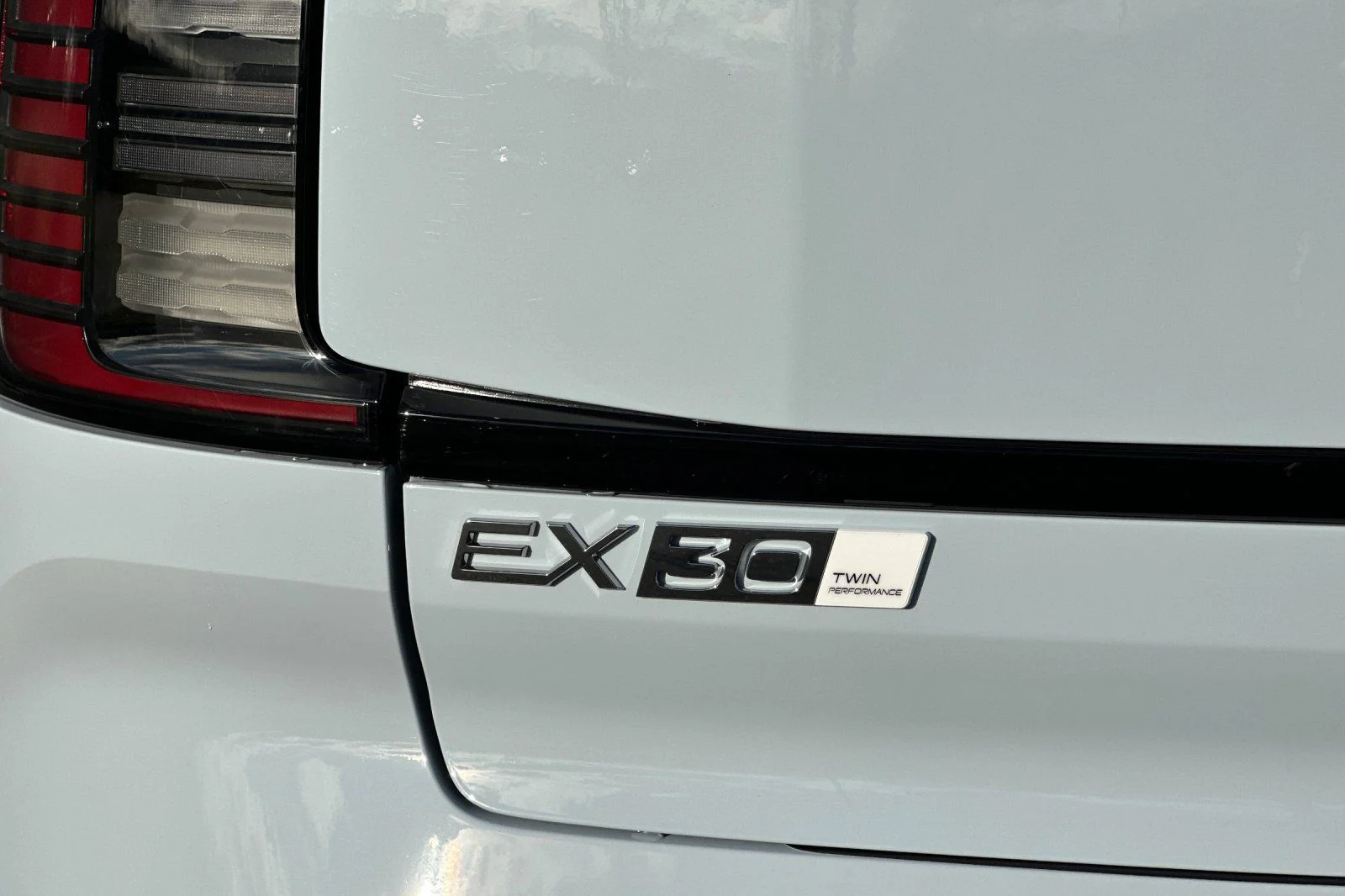 New 2026 Cloud Blue Volvo Plus image 24