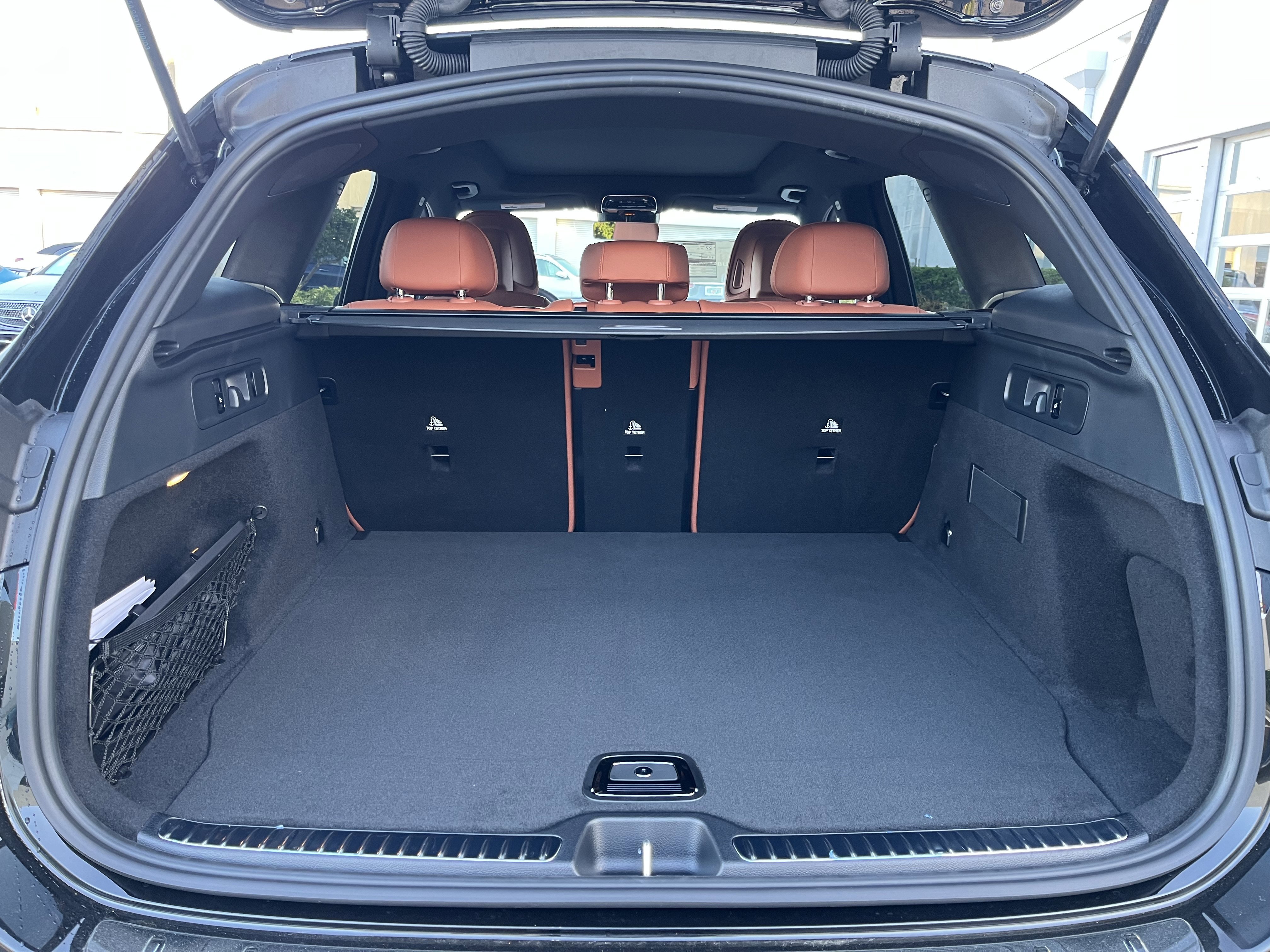 New 2026 Obsidian Black Metallic Mercedes-Benz GLC 300 image 18