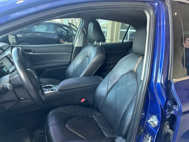 Used 2018 Blue Toyota XLE image 5