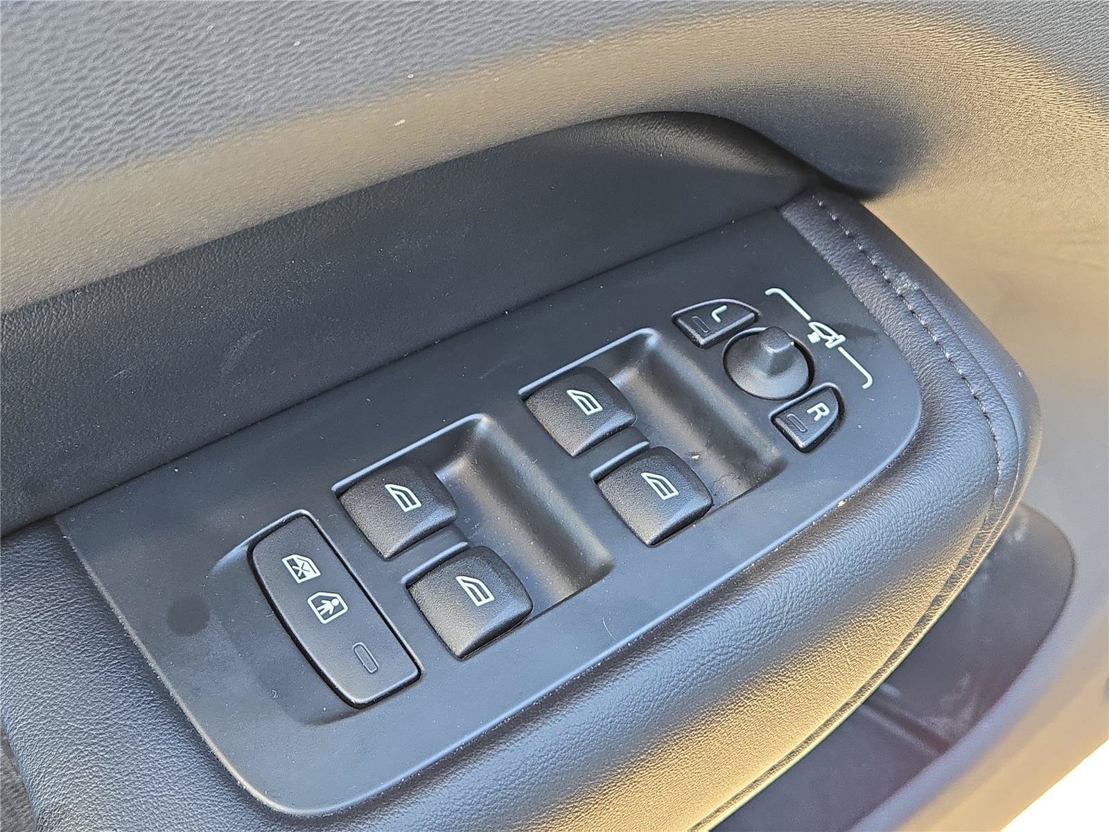 Used 2023 Gray Volvo Plus Dark Theme image 13