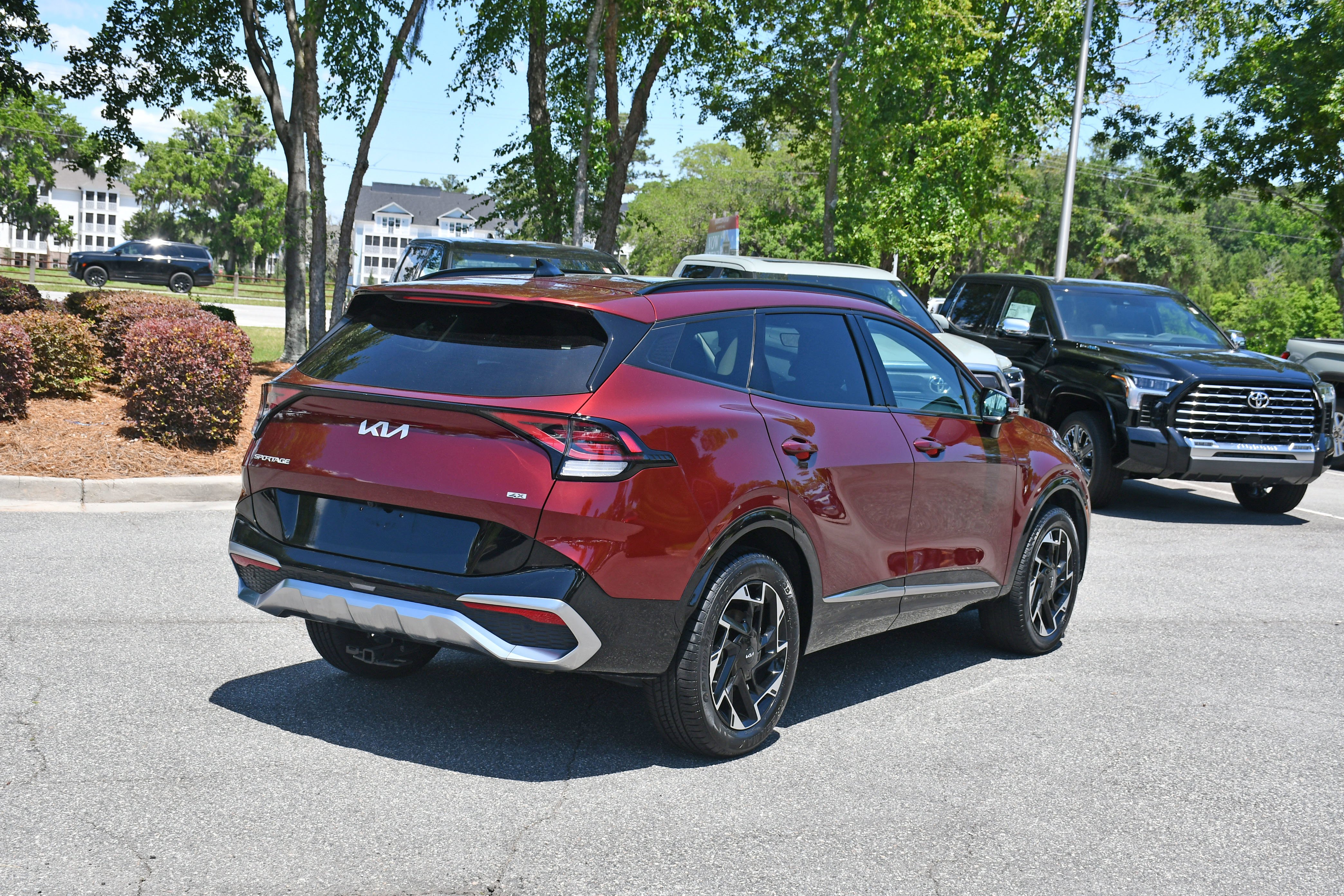 Used 2023 Red Kia SX-Prestige image 4
