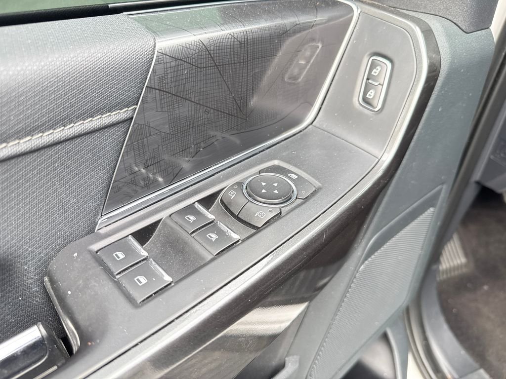 Used 2021 White Ford XLT image 8