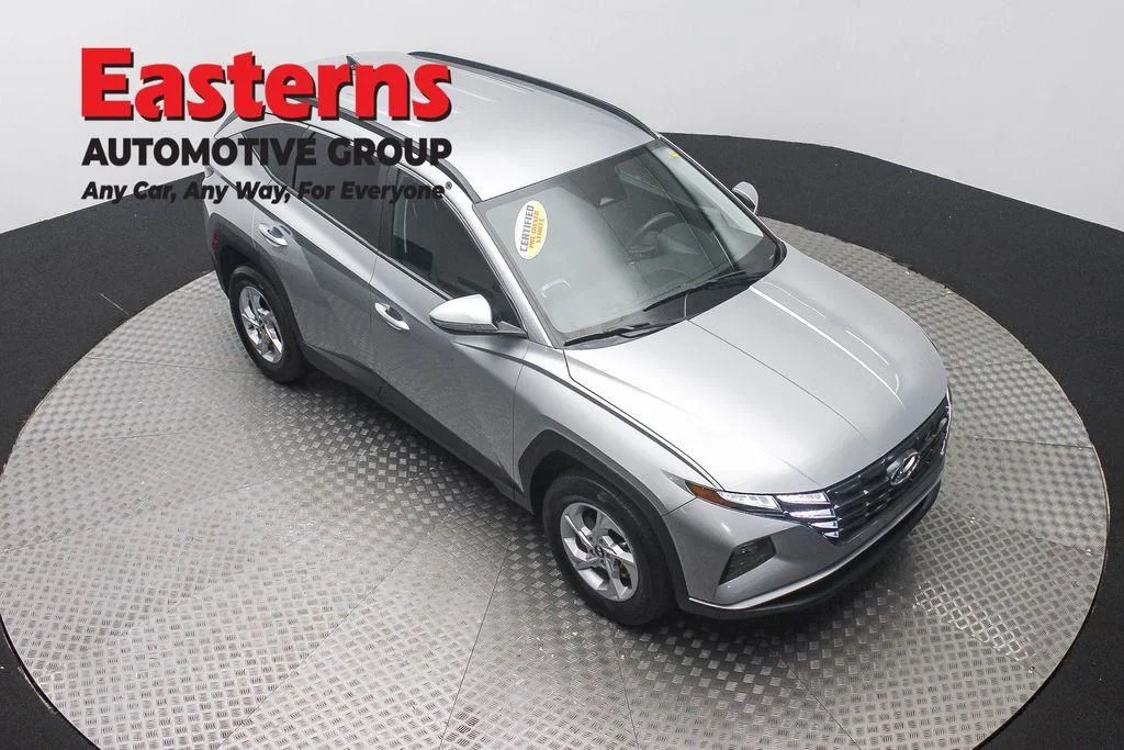 Used 2022 Silver Hyundai SEL image 3