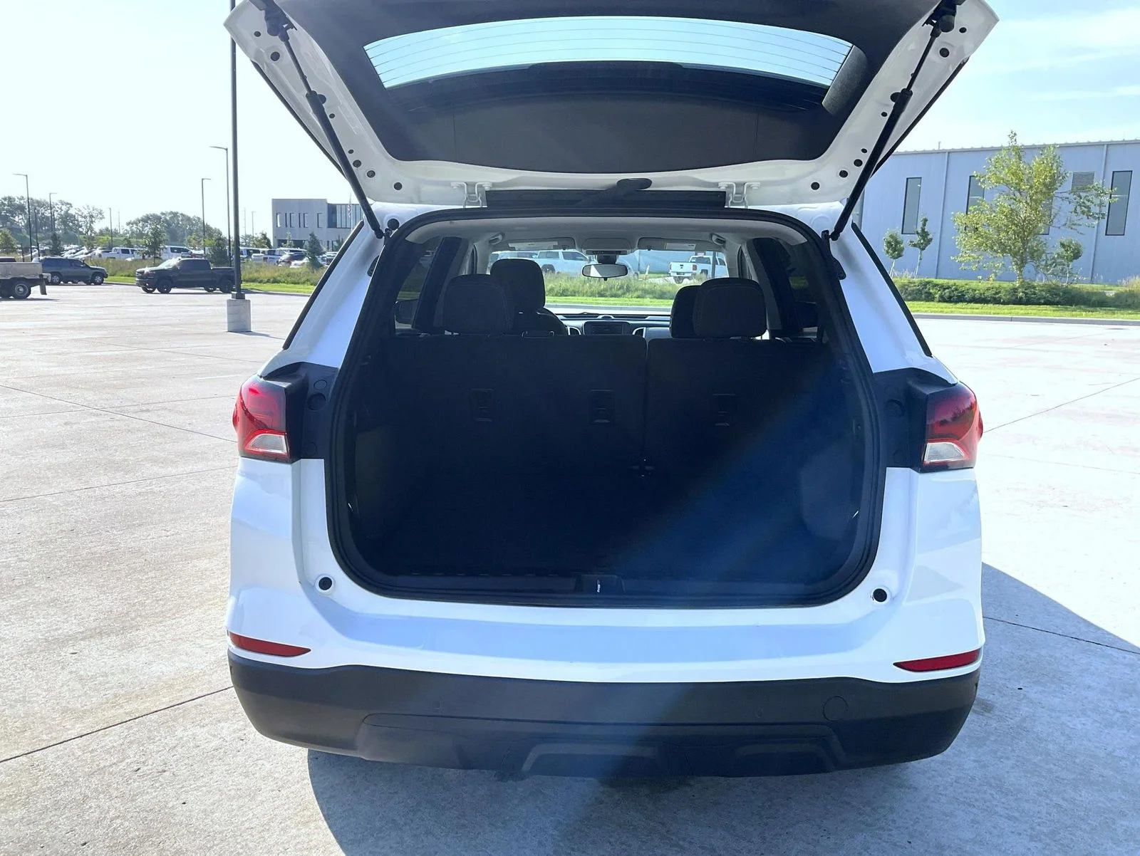 Used 2024 White Chevrolet LS image 9