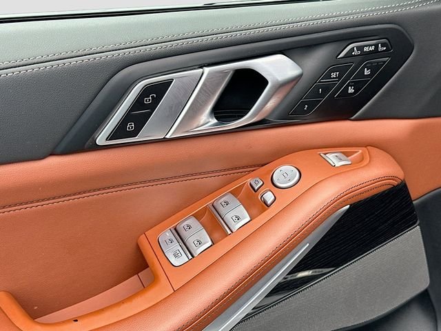 Used 2025 Gray BMW M60i image 18