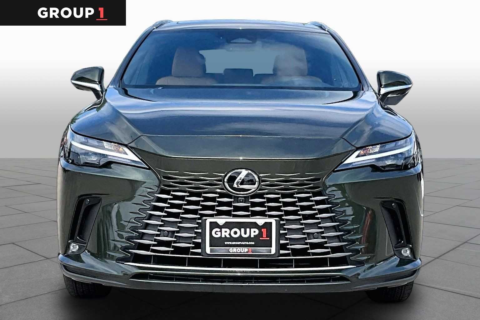 Used 2025 Nori Green Pearl Lexus Premium image 4