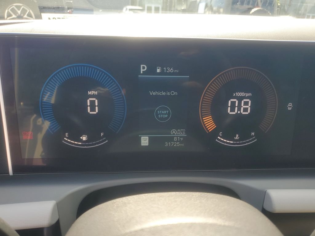 Used 2025 White Hyundai SEL image 16