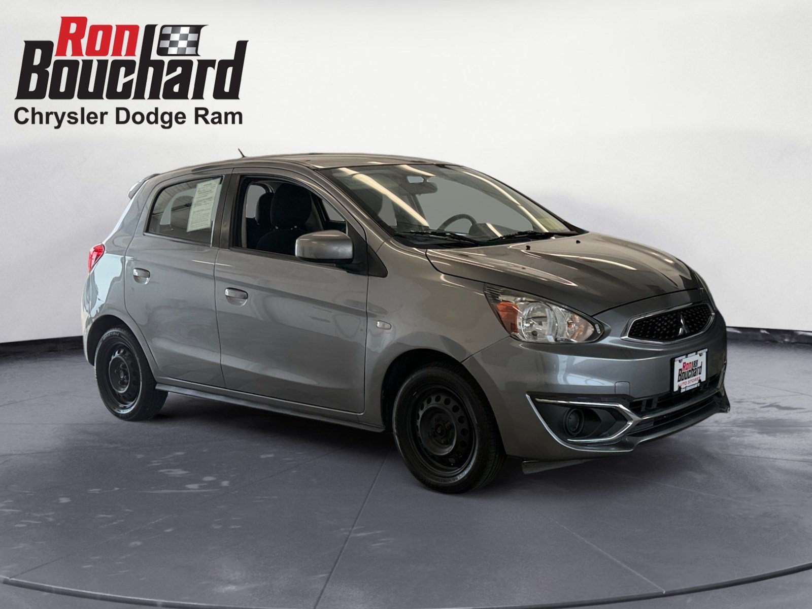 Used 2018 Gray Mitsubishi ES image 1