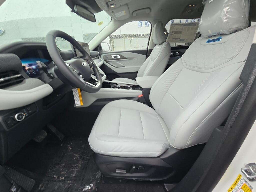 2026 Ford Explorer Platinum - Photo 18