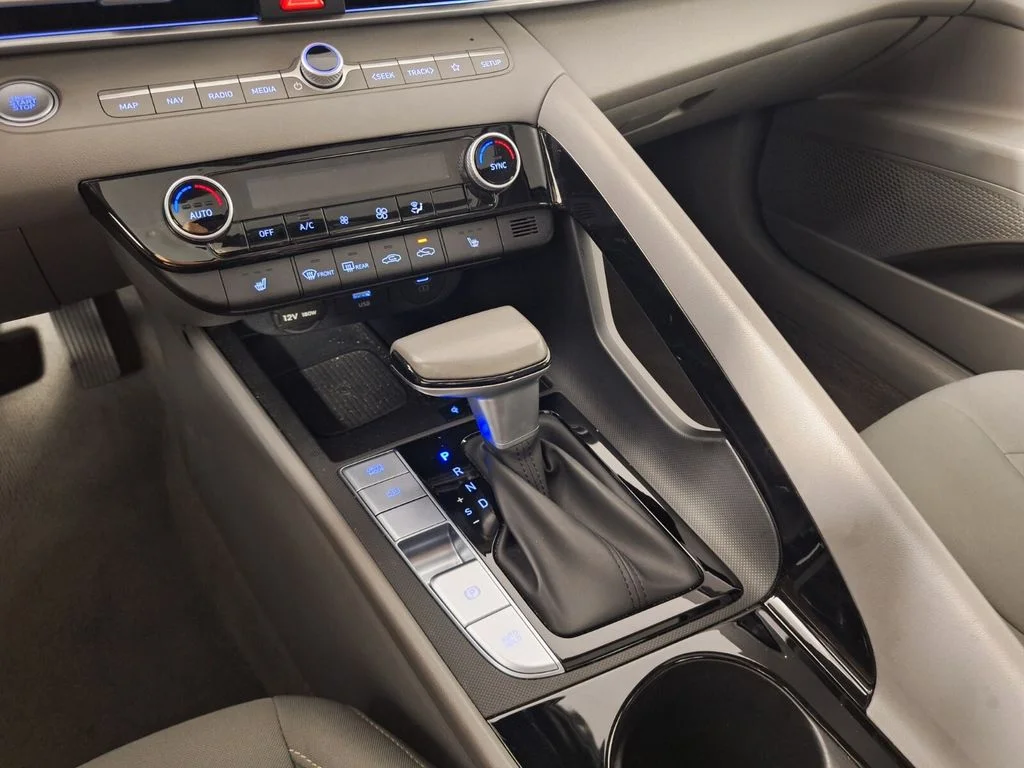 Used 2025 Intense Blue Hyundai SEL Convenience image 14