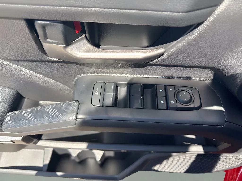Used 2025  Toyota SR image 25