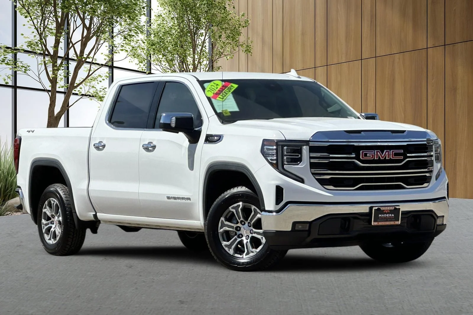 Used 2024 White GMC SLT image 1