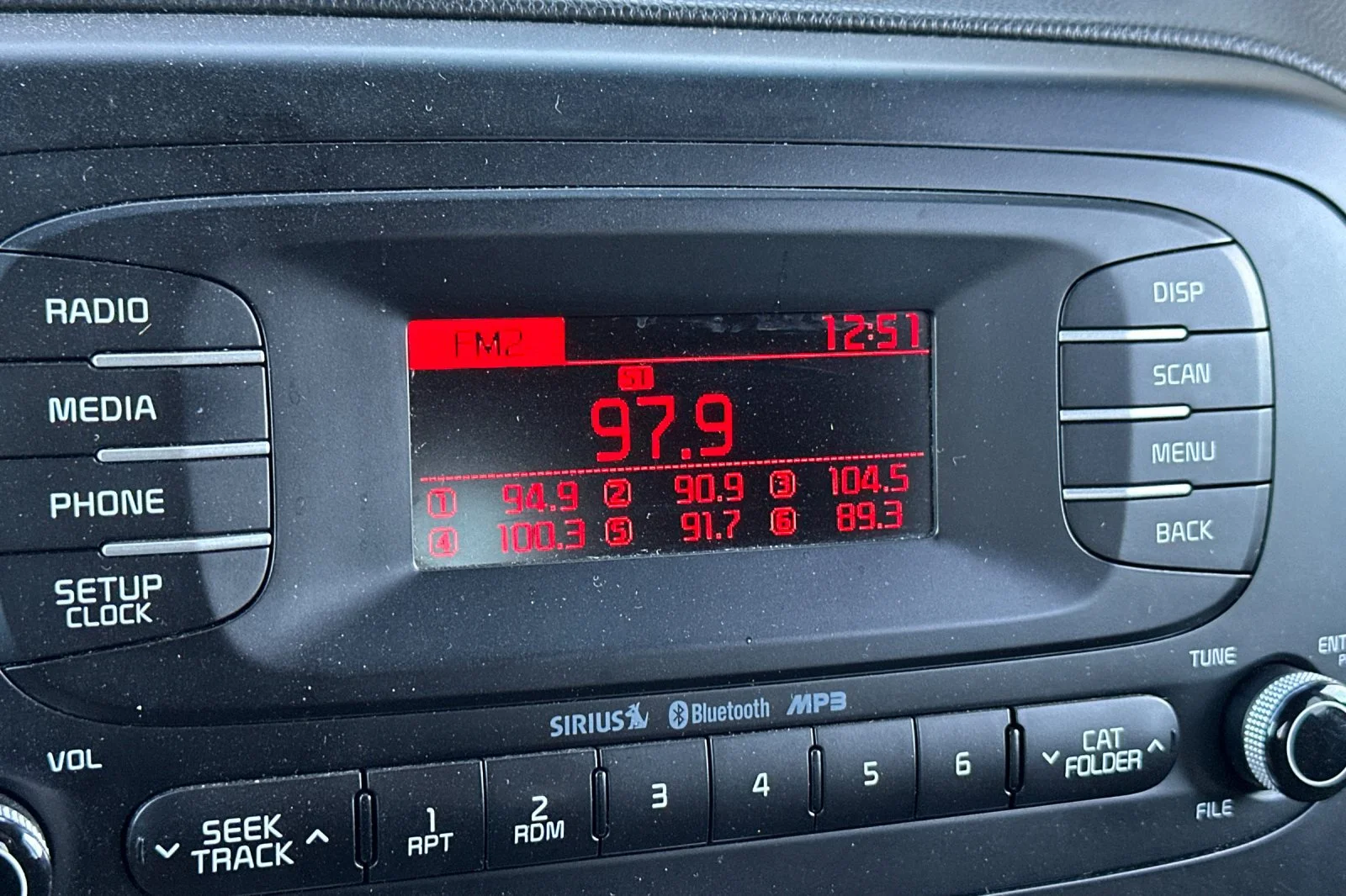 Used 2016 White Kia Base image 18