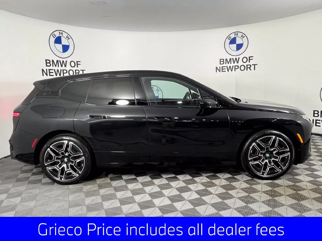 Certified Used 2026 Black Sapphire Metallic BMW xDrive60 image 11