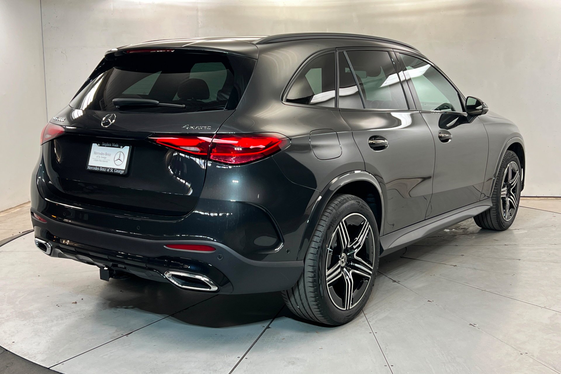 New 2027 Graphite Grey Metallic Mercedes-Benz GLC 300 image 31