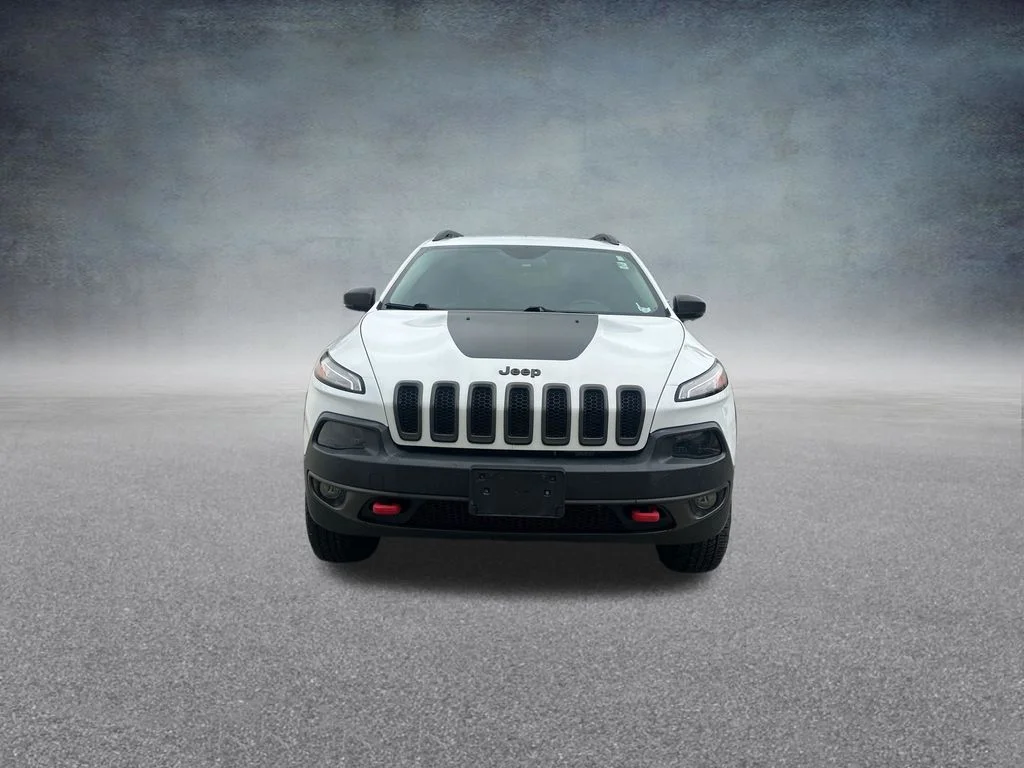 Used 2018 White Jeep Trailhawk image 5