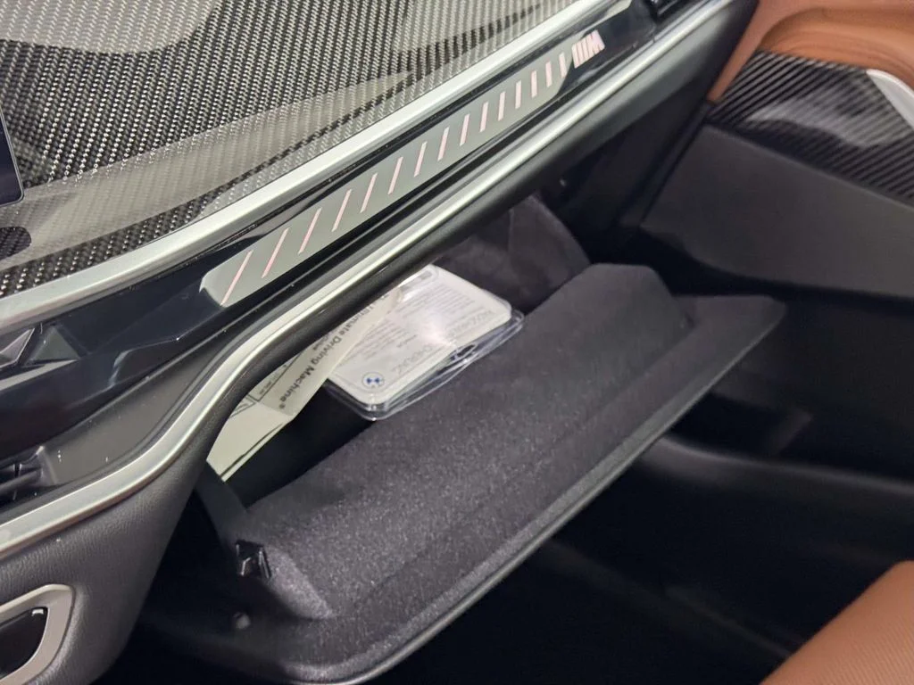 Used 2026 White BMW M60i image 30
