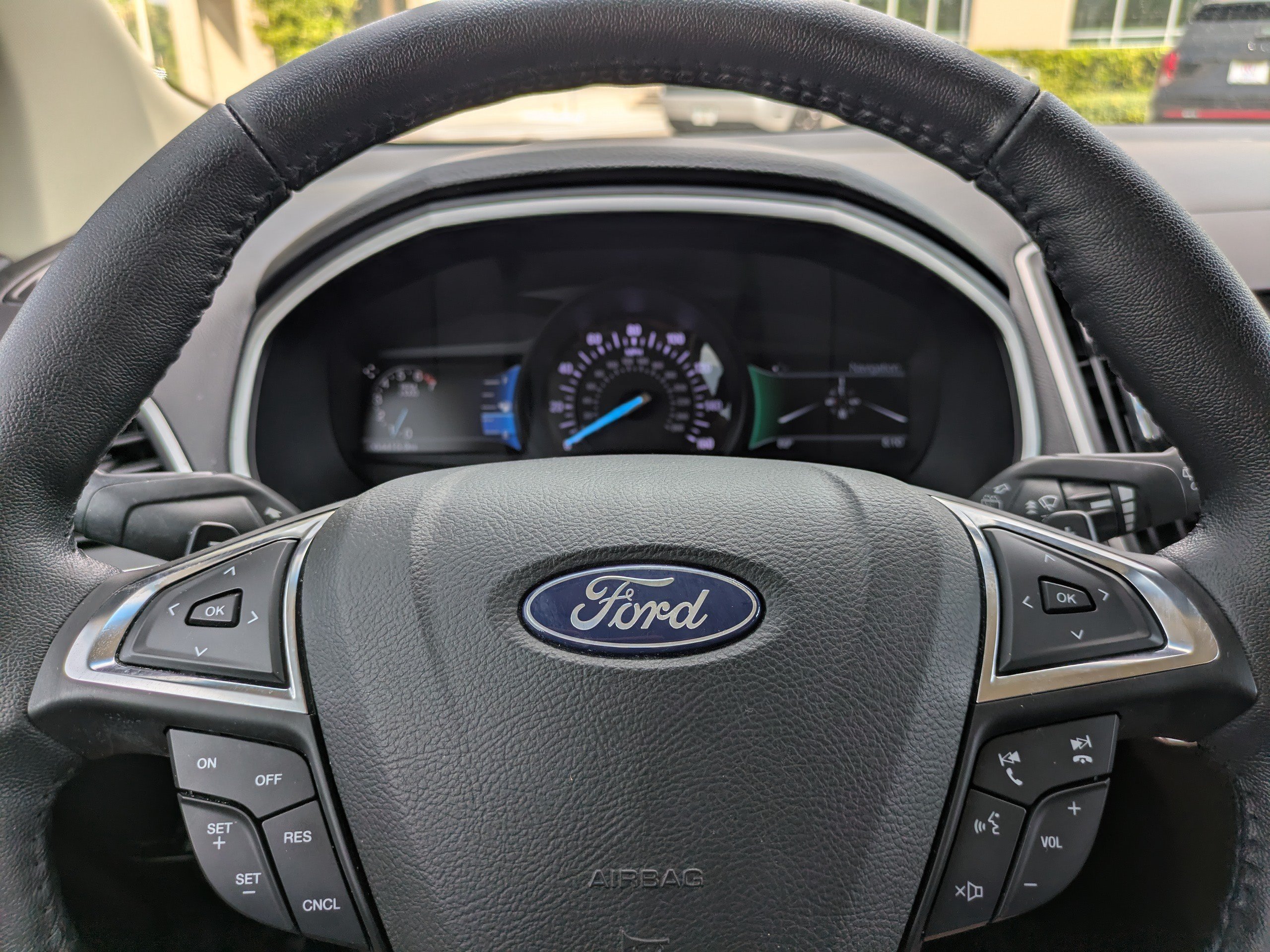 Used 2018  Ford SEL image 25