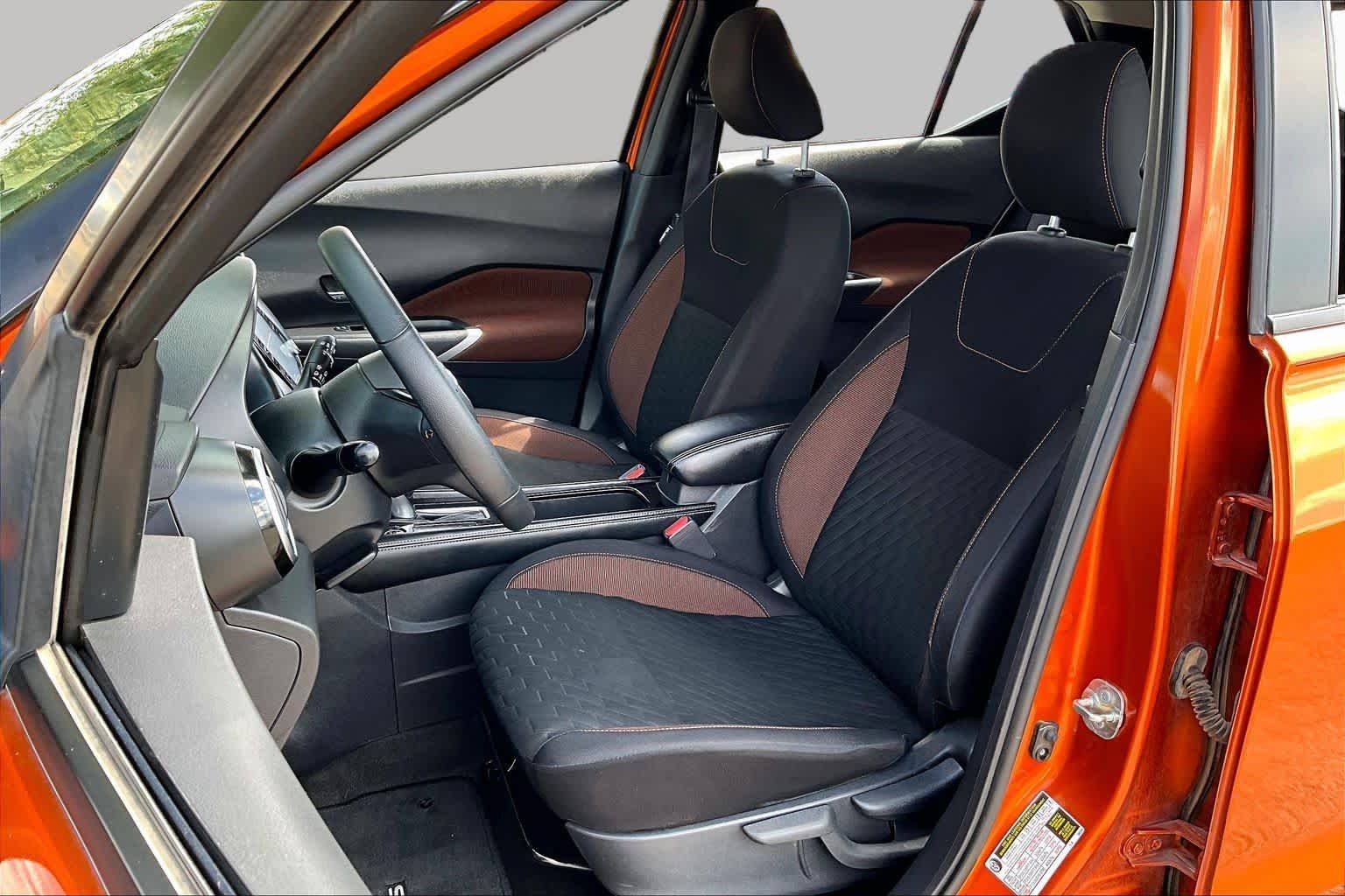 Certified Used 2023 Monarch Orange / Super Black Nissan SR image 8