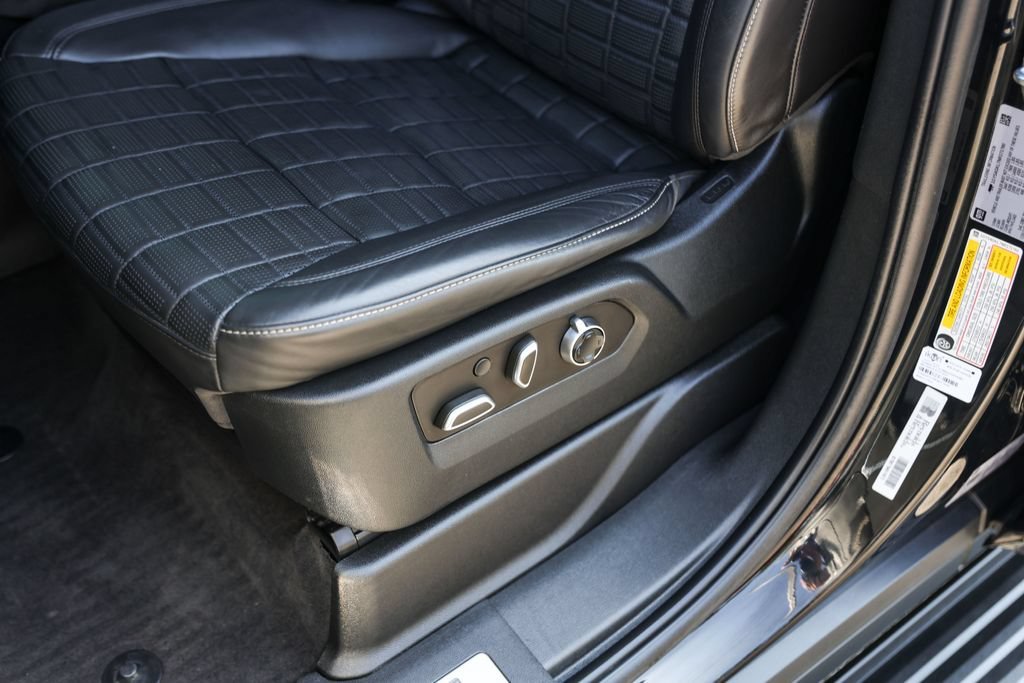 Used 2022 BLACK RAVEN Cadillac Sport Platinum image 8