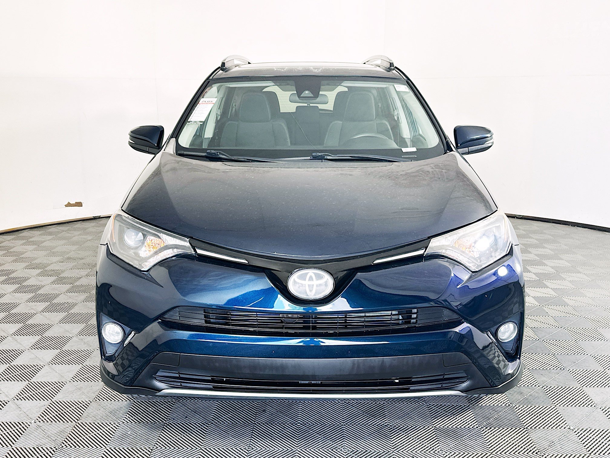 Used 2017 Aqua Toyota XLE image 8