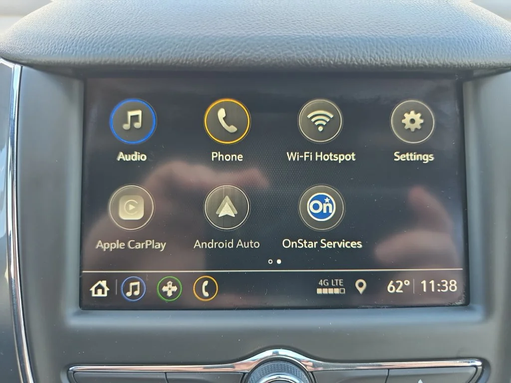 Used 2019 SUMMIT WHITE Chevrolet LT image 23