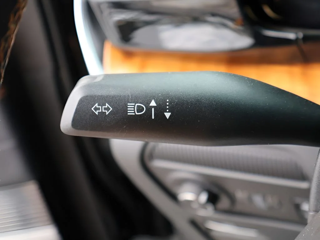 Used 2022 Diamond Black Crystal Pearlcoat Jeep Series III image 36