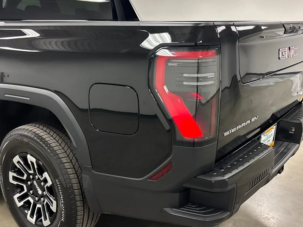 2026 GMC Sierra EV Elevation - Photo 15